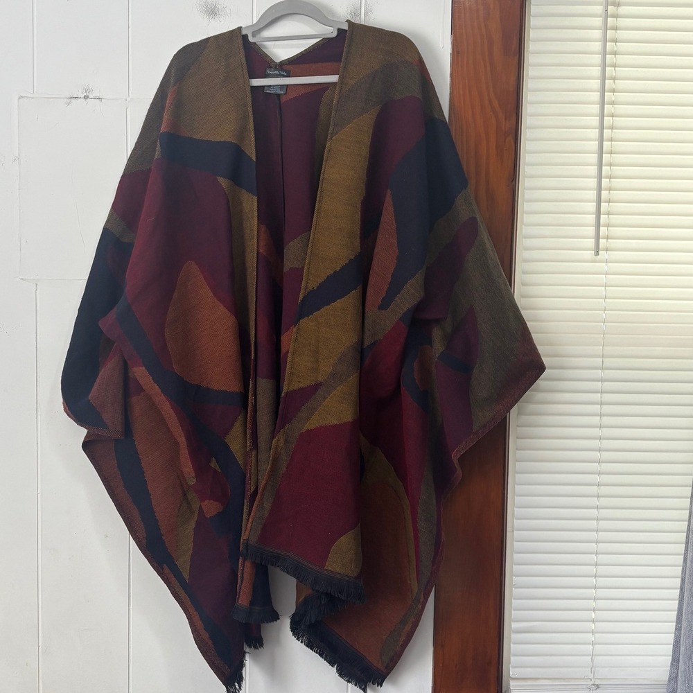 Uno Alla Volta Abstract Geometric Fringe Wrap Poncho Shawl Burgundy Navy OS